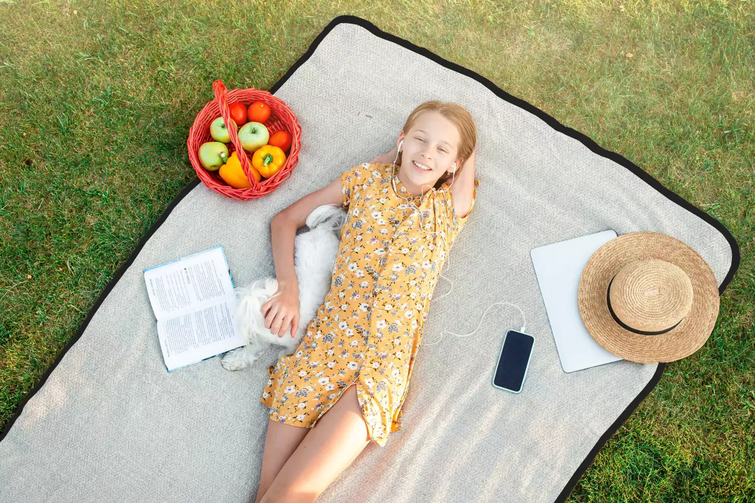 waterproof roll-up picnic blanket